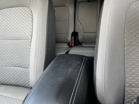 Used 2022 Ford Escape SE w/ SE Sport Appearance Package AWD/4WD image 18
