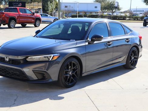 Used 2022 Honda Civic Sport image 4