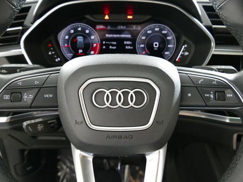 Used 2023 Audi Q3 2.0T Premium Plus w/ Premium Plus Package AWD/4WD image 17