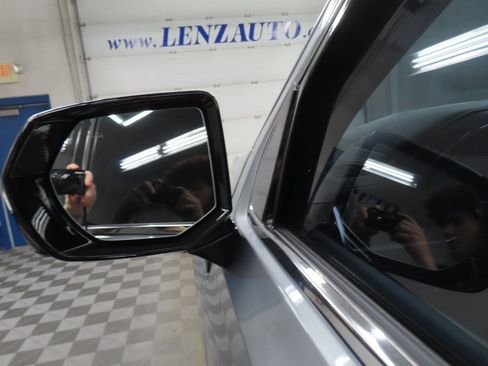 Used 2024 GMC Yukon Denali w/ Denali Reserve Package image 57