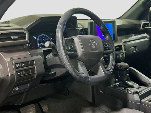 Used 2025 Toyota Tacoma SR5 AWD/4WD image 7