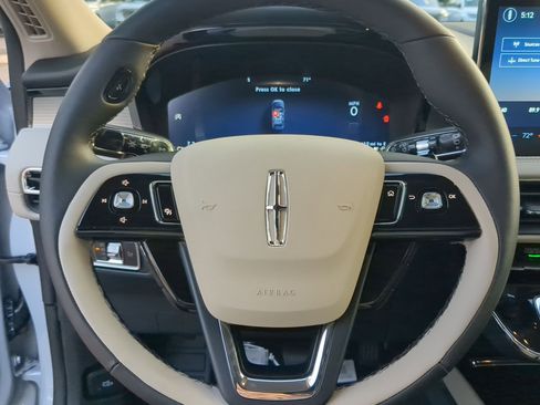 New 2026 Lincoln Corsair Premiere image 13