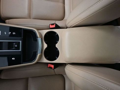 Used 2022 Porsche Macan Base image 39