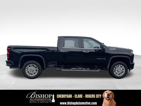 Used 2022 Chevrolet Silverado 3500 High Country w/ Z71 Off-Road Package AWD/4WD image 9