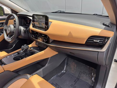 Used 2021 Nissan Rogue Platinum FWD image 14