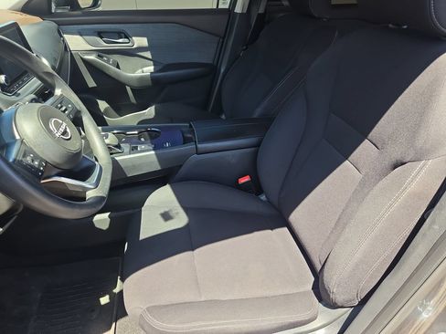 Used 2023 Nissan Rogue S FWD image 19