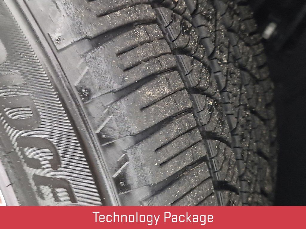 Used 2024 GMC Sierra 1500 Denali AWD/4WD image 12