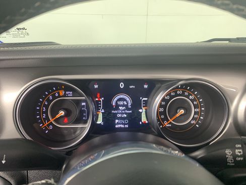 Used 2021 Jeep Wrangler Unlimited Sahara AWD/4WD image 22
