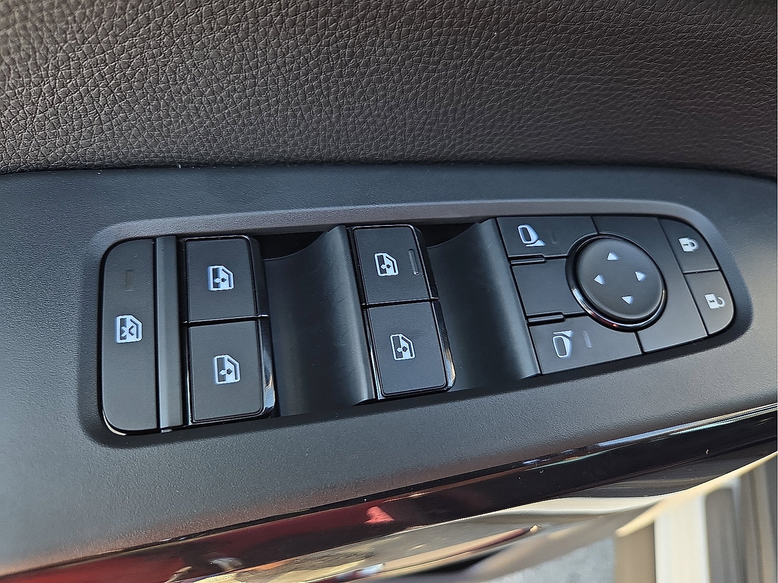 New 2026 Nissan Pathfinder SV AWD/4WD image 16