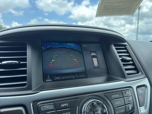 Used 2020 Nissan Pathfinder SL AWD/4WD image 14