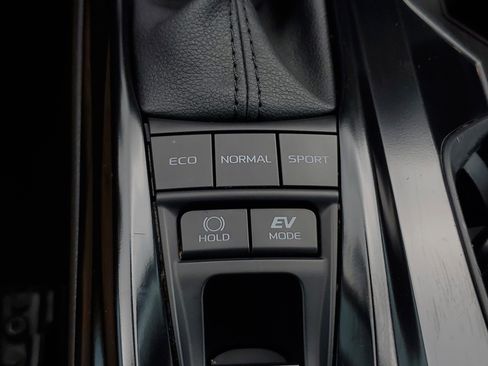 Certified 2025 Toyota Camry SE w/ Convenience Package FWD image 24