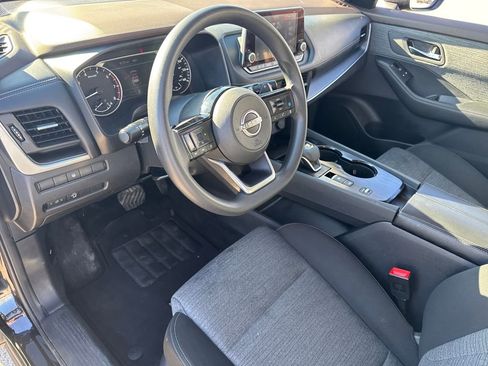 Used 2023 Nissan Rogue SV image 15