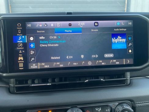 Used 2024 Jeep Wrangler Unlimited Rubicon 4xe w/ Technology Group image 12