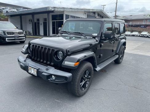 Used 2023 Jeep Wrangler Unlimited Sahara AWD/4WD image 2