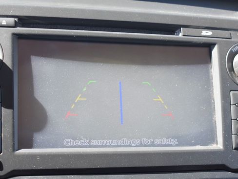 Used 2018 Nissan Titan SV w/ SV Convenience Package image 36