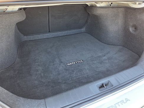 Used 2023 Nissan Sentra S image 9