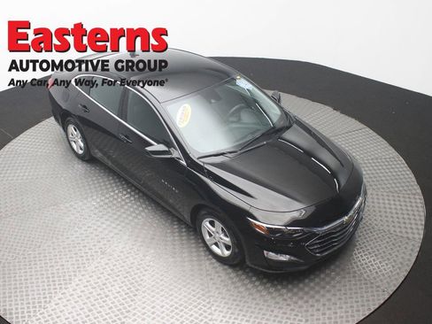 Used 2024 Chevrolet Malibu LT FWD image 3
