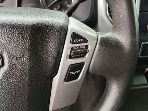Used 2017 Nissan Titan SV image 20