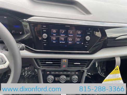 New 2024 Volkswagen Taos SE image 11