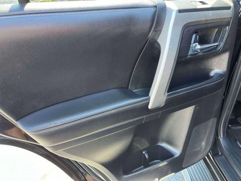 Used 2016 Toyota 4Runner SR5 AWD/4WD image 17