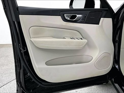 Certified 2024 Volvo XC60 B5 Ultimate w/ Protection Package Premier AWD/4WD image 22