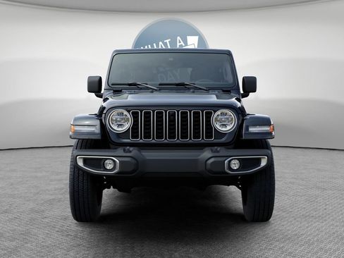 New 2025 Jeep Wrangler Unlimited Sahara AWD/4WD image 6