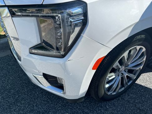 Used 2021 GMC Yukon Denali w/ Denali Ultimate Package AWD/4WD image 4