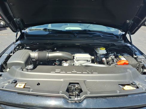 New 2026 RAM 1500 Laramie AWD/4WD image 15