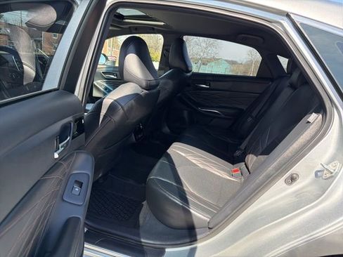 Used 2022 Toyota Avalon Limited w/ Advanced Safety Package image 15