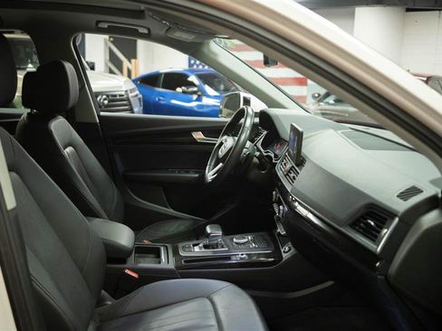 Used 2019 Audi Q5 2.0T Premium w/ Convenience Package AWD/4WD image 14