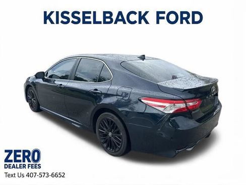 Used 2020 Toyota Camry SE FWD image 6