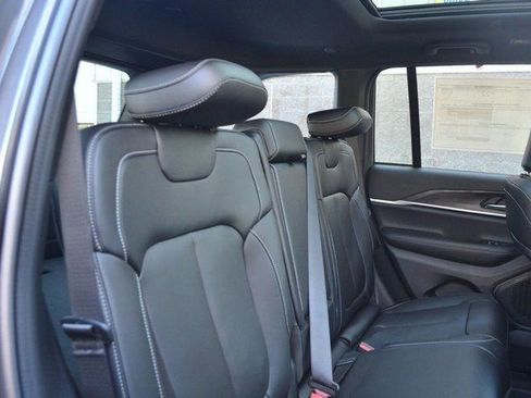 New 2025 Jeep Grand Cherokee Limited image 33