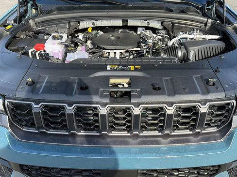 New 2026 Jeep Grand Cherokee L Limited w/ Limited Altitude Package AWD/4WD image 20