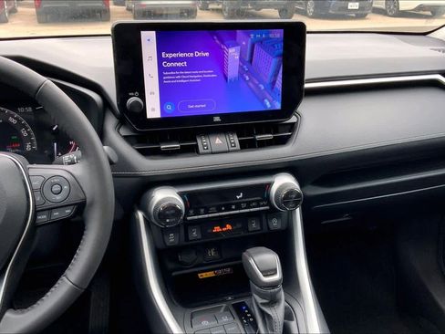 Used 2023 Toyota RAV4 XLE Premium image 6