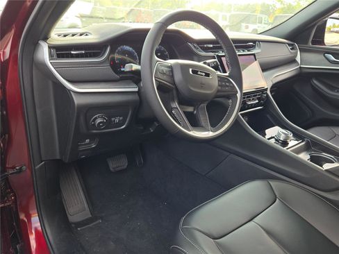 New 2025 Jeep Grand Cherokee Limited image 25