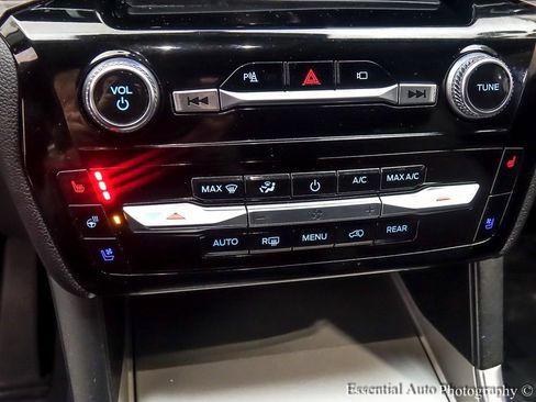 Used 2023 Ford Explorer Limited w/ Equipment Group 301A image 19