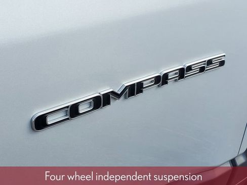 Used 2024 Jeep Compass Limited image 7