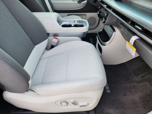 New 2026 Hyundai Ioniq 9 SE image 15