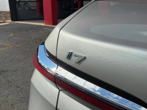 Used 2023 BMW i7 xDrive60 AWD/4WD image 8