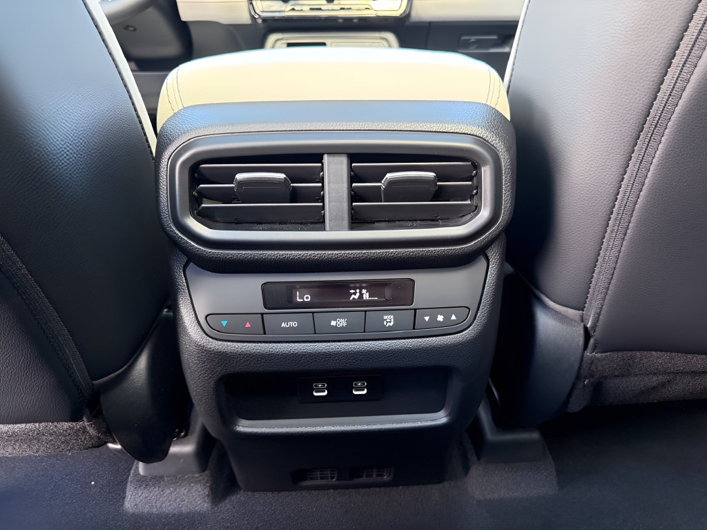New 2026 Honda Pilot Touring image 13