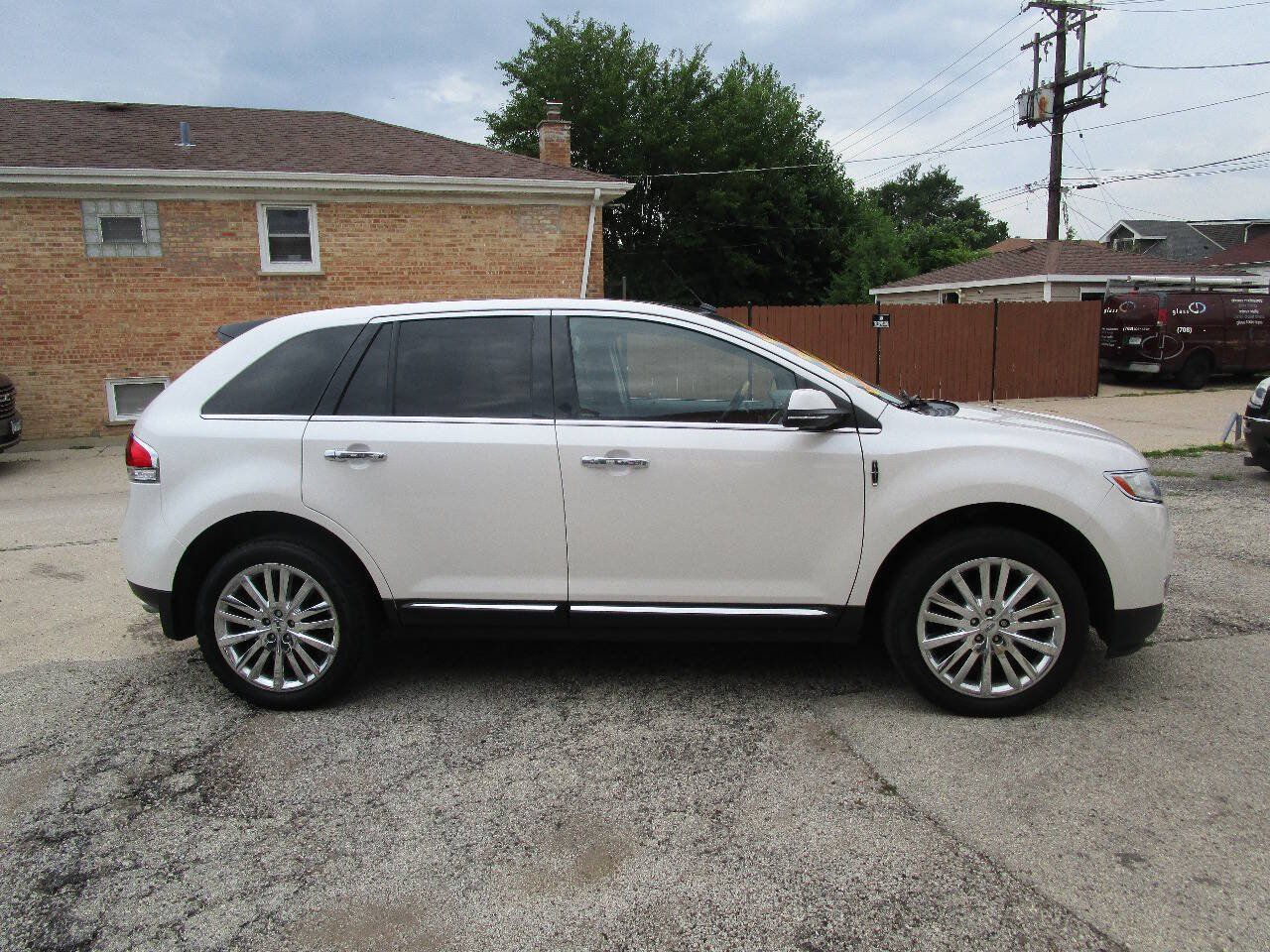 Used 2015 Lincoln MKX AWD w/ Equipment Group 102A image 2