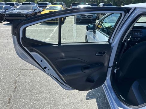 Used 2025 Nissan Versa SV FWD image 19