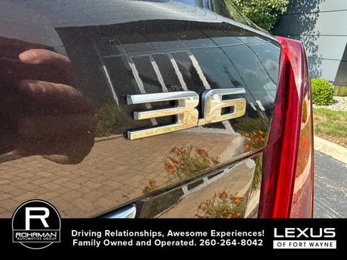 Used 2018 Cadillac XT5 Luxury w/ Driver Awareness Package FWD image 7