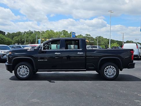 Certified 2021 Chevrolet Silverado 2500 High Country w/ Z71 Off-Road Package AWD/4WD image 3
