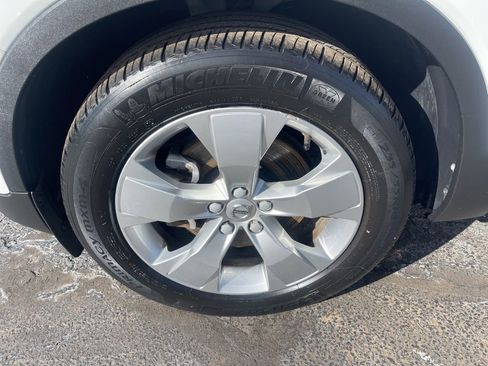 Used 2020 Volvo XC40 T5 Momentum image 27