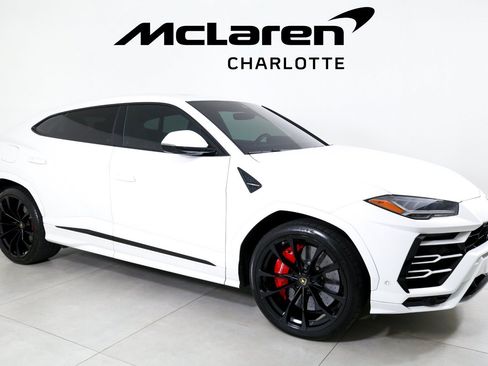 Used 2020 Lamborghini Urus AWD/4WD image 2