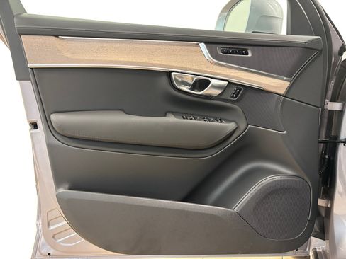 New 2026 Volvo XC90 B5 Core AWD/4WD image 15