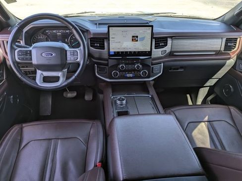 Used 2024 Ford Expedition Max Limited image 19