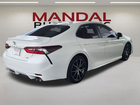 Used 2022 Toyota Camry SE w/ Convenience Package FWD image 8