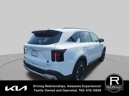 Used 2024 Kia Sorento S AWD/4WD image 4